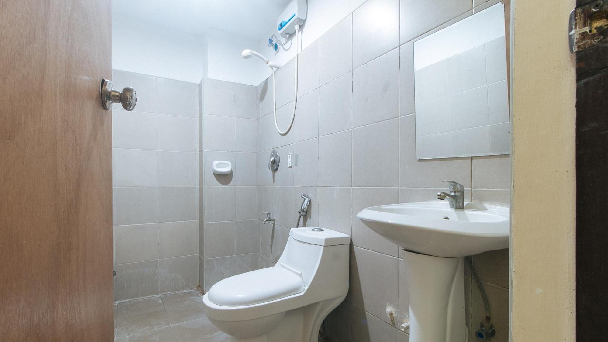 Reddoorz Near Sm City Muntinlupa San Pedro  Eksteriør billede