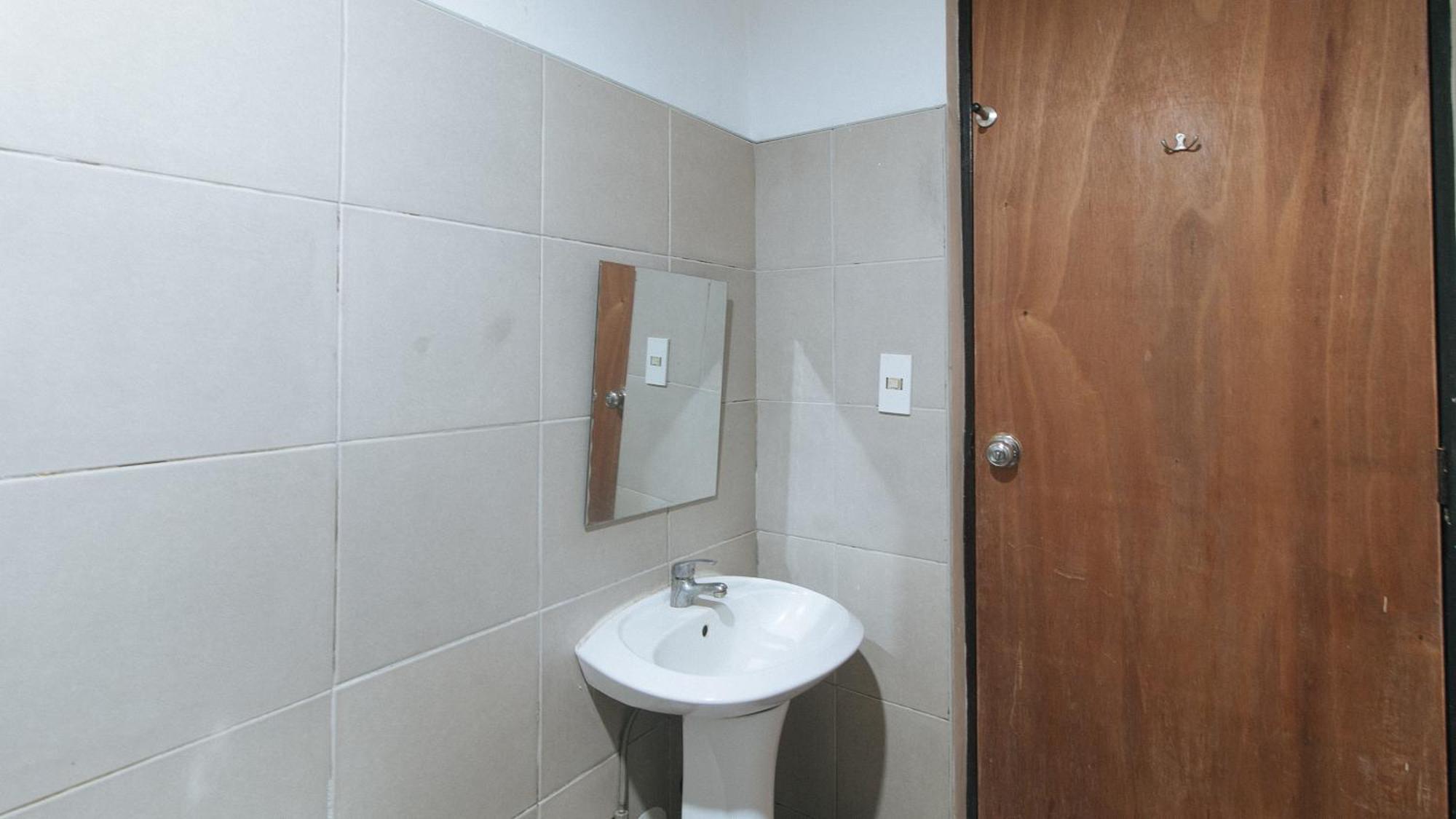 Reddoorz Near Sm City Muntinlupa San Pedro  Eksteriør billede